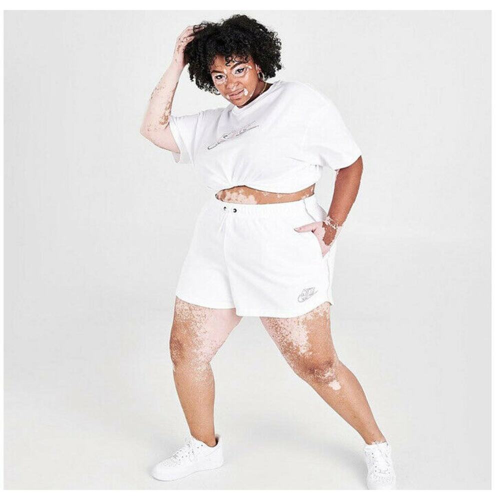 New Nike Womans Sz 1X Plus Sportswear Essential Furtura Shorts DM7973-100 NWT